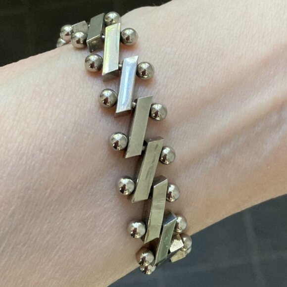 Handsome bar and ball bracelet - Picture 1 of 4